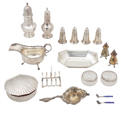 Lot 709 - A mixed group of sterling silver