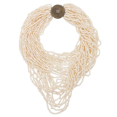 Lot 419 - A freshwater multistrand pearl necklace