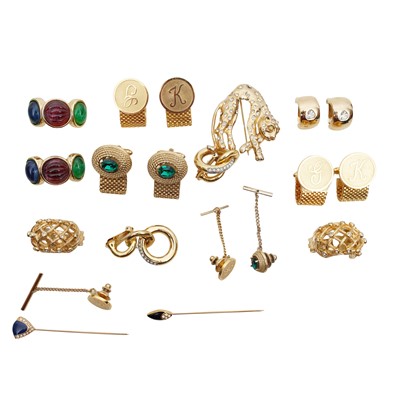 Lot 274 - A group of costume jewellery