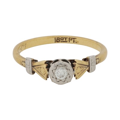 Lot 446 - A diamond single stone ring