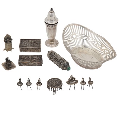Lot 656 - A mixed group of silver