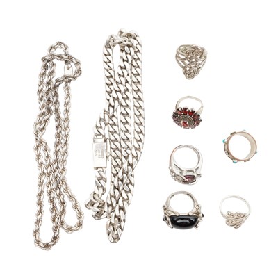 Lot 128 - A collection of silver jewellery