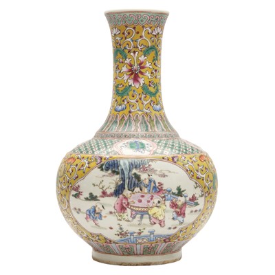 Lot 641 - A Chinese famille-rose 'hundred boys' vase, 20th century