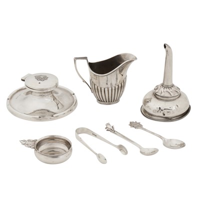 Lot 655 - A mixed group of silver