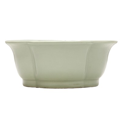 Lot 88 - A Chinese monochrome celadon-glazed washer, 20th century, Daoguang mark