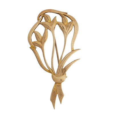 Lot 371 - A flower brooch