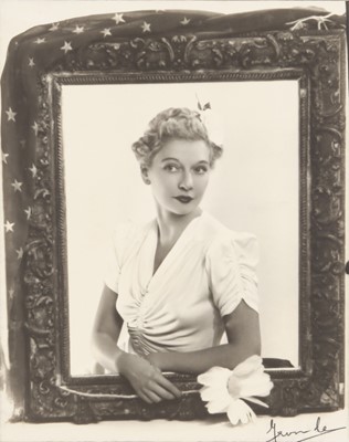 Lot 18 - Yevonde [Madame Yevonde] (1893-1975)
