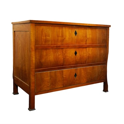 Lot 237 - A 19th century Biedermeier birch commode