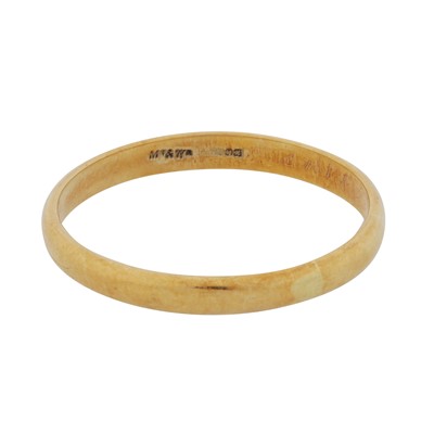Lot 292 - A band ring