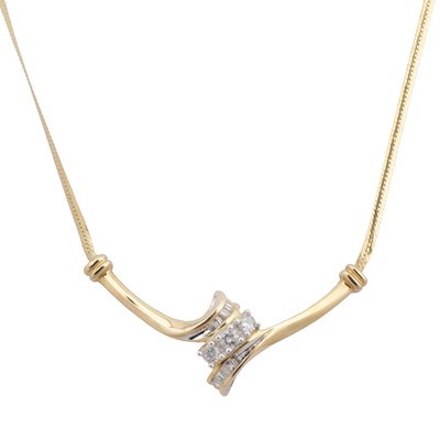 Lot 176 - A diamond necklace