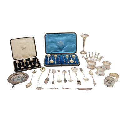Lot 692 - A mixed group of sterling silver