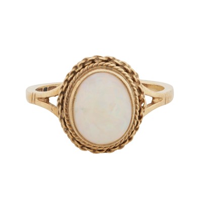 Lot 276 - An opal ring, circa 1980