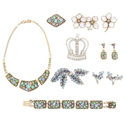 Lot 492 - A group of costume jewellery