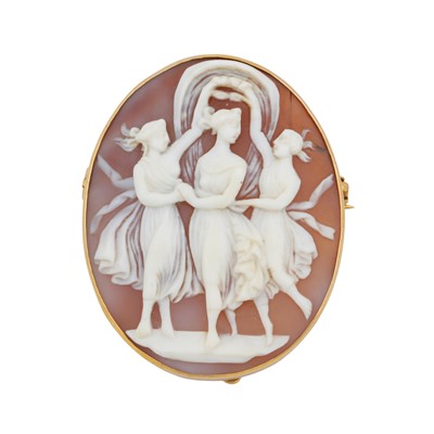 Lot 212 - A shell cameo brooch