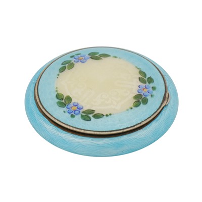 Lot 15 - American circa 1925