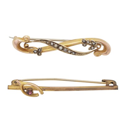 Lot 280 - Two bar brooches