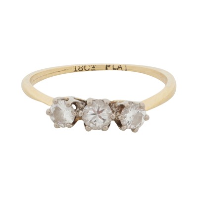 Lot 435 - A diamond three stone ring