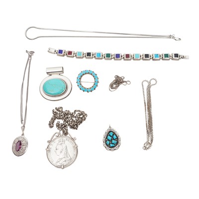 Lot 11 - A group of silver jewellery
