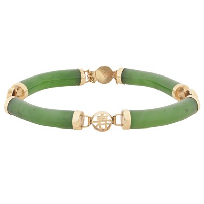 Lot 201 - A jade bracelet