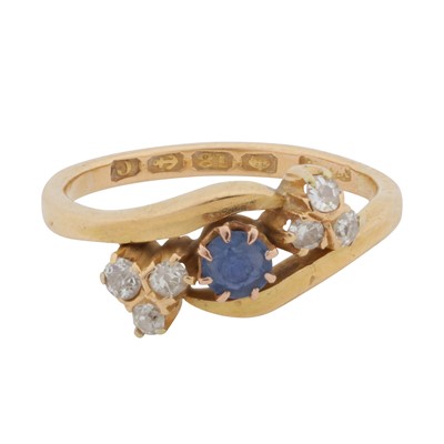 Lot 15 - A sapphire and diamond ring