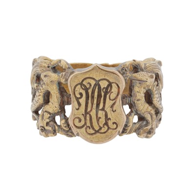 Lot 333 - A signet ring