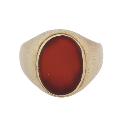 Lot 225 - A sardonyx ring