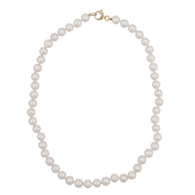 Lot 158 - A single strand pearl necklace