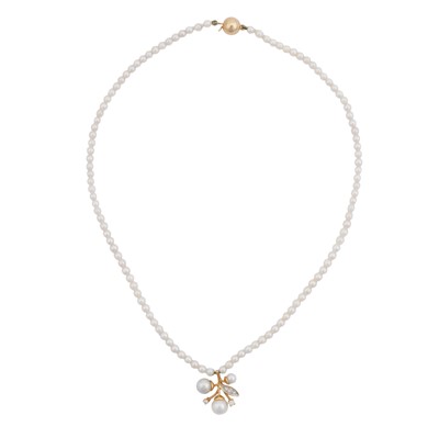 Lot 160 - A pearl and diamond necklace