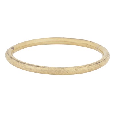 Lot 306 - A bangle