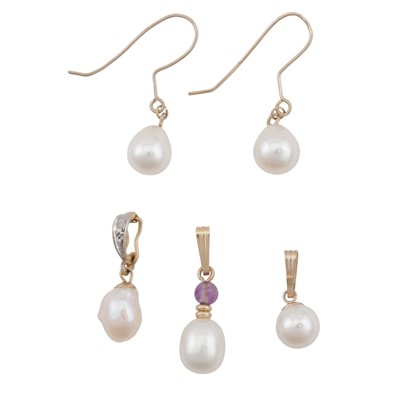 Lot 417 - A collection of pearl jewellery