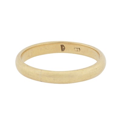 Lot 355 - A band ring