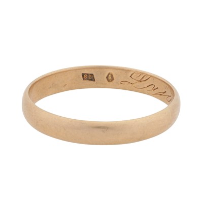 Lot 357 - A band ring