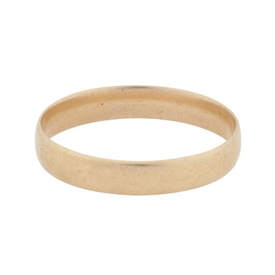 Lot 358 - A band ring