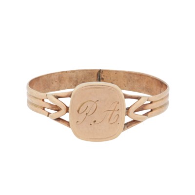Lot 362 - A signet ring