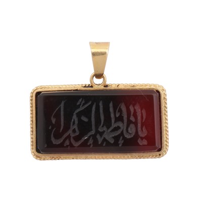 Lot 228 - A sardonyx pendant