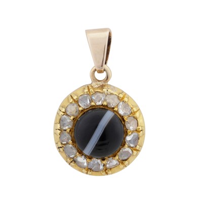 Lot 254 - A banded agate and diamond pendant