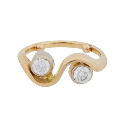 Lot 173 - A diamond two stone ring