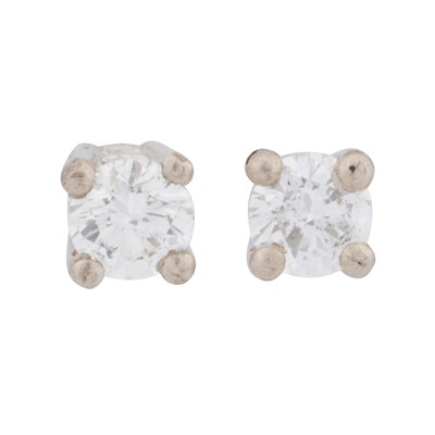 Lot 75 - A pair of diamond stud earrings