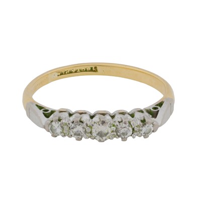 Lot 430 - A five-stone diamond ring