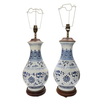 Lot 94 - A pair of Chinese blue and white porcelain table lamps