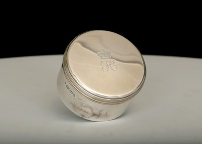 Lot 111 - Antique William IV Sterling Silver snuff /...