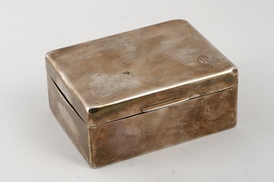 Lot 175 - Antique George V Sterling Silver cigarette box...