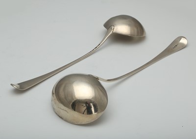 Lot 40 - Antique George II Sterling Silver soup ladle...