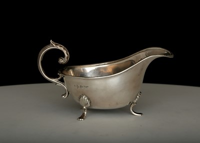 Lot 182 - Antique George V Sterling Silver sauce boat by...