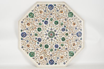 Lot 514 - A good quality Indian white marble octagonal...