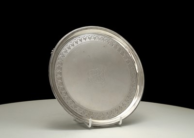 Lot 139 - Antique George III Sterling Silver salver /...