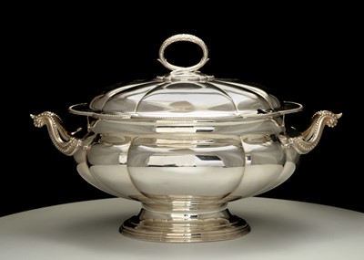 Lot 140 - Antique Victorian Sterling Silver soup tureen...