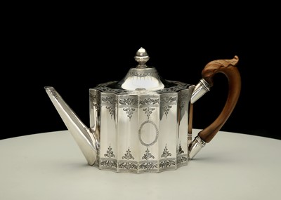 Lot 126 - Antique George III Sterling Silver teapot by...