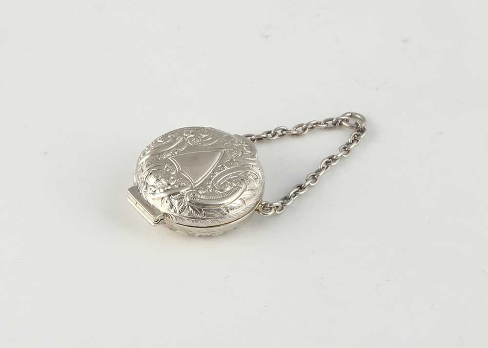 Lot 28 - Antique Victorian Sterling Silver vinaigrette...