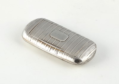 Lot 32 - Antique George III Sterling Silver snuff box...
